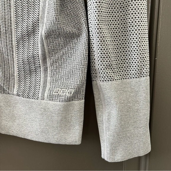 Lorna Jane Active Living Izzy Seamless Zip Through Gray Fitted Jacket Size S - Picture 4 of 8